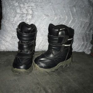 7M toddler snow boots
